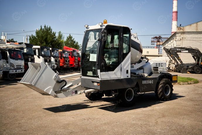 samozagruzaiushhii-betonosmesitel-yugong-sdm1500-big-0